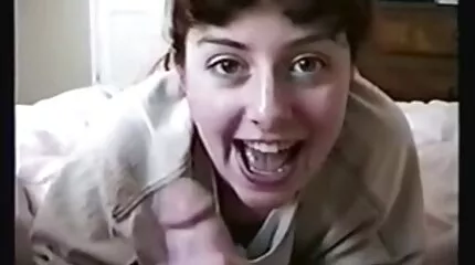 Een teef seksfilms nederlands neukt in de kont met haar man.