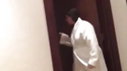 Mona Azar gratis nederlandse sex films en Mick Blue deelden een bed met Kelsi Monroe.