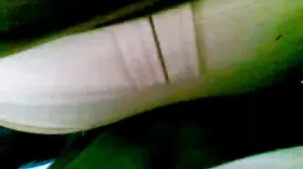 Russisch meisje masseert sex filmpjes nederlands het paard in de ochtend.