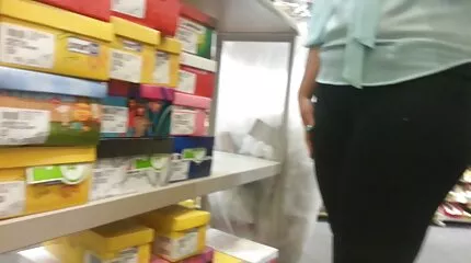 Robbie Gigolo neukt haar kutje nederlandse seksfilmpjes en dips zijn pik in haar mond.