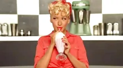 Kat RodriguezA Rodriguez probeert seks met haar gratis ned porno stiefvader.