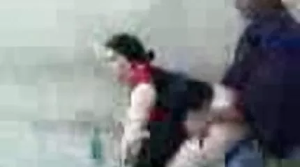 Lesbisch nederlands gesproken seksfilms trio op bed.