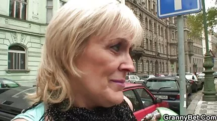 Ze krijgt nederlands gratis porno haar kont geneukt zonder scrupules.