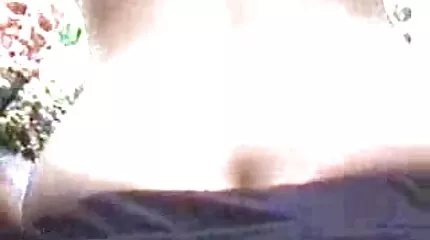 Brunette wordt geneukt in nederlandse webcam sex een doggy positie.