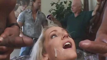 Negritos gratis nederlandse sexfilms moedigt een blank meisje aan om te neuken.