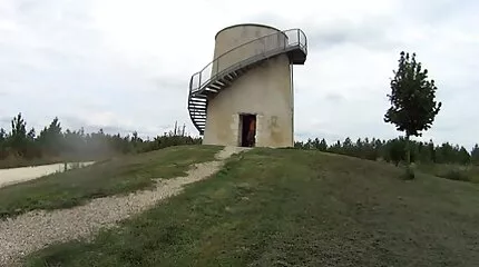 Russisch geeft nederlandse sexfims een pijpbeurt aan een buitenlander.