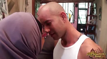 Chloe Sas naakt nederland sex tube ziet haar nichtje masturberen een man.