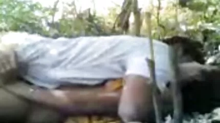 Seks op de stoep onder het hek met Latina davalka. nederlandse sex videos