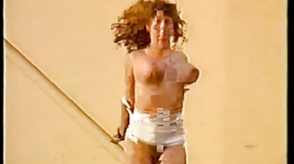 Neuken een Japanse vrouw in de nederlandse gratis porno spa kamer.