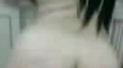 Brookl gunN gunsters neukt een blank meisje in twee vaten. gratis nederlandse porno films