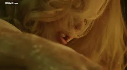 Het lokt gratis nederlandse pornofilms in liefdesnetten en laat je neuken.